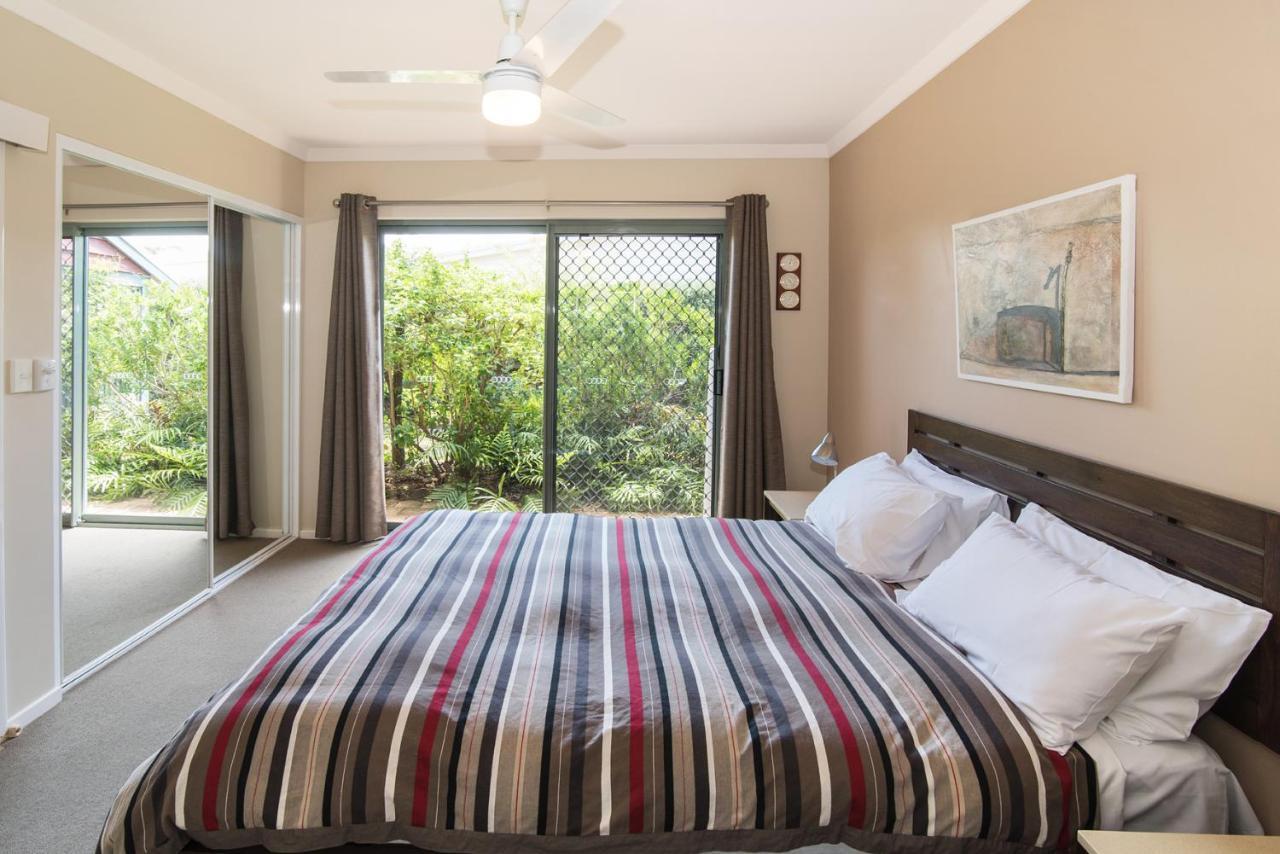 Bayshore Beachside Resort Дансборо Экстерьер фото